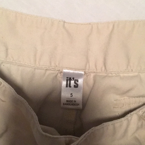 Shorts - Picture 2 of 3